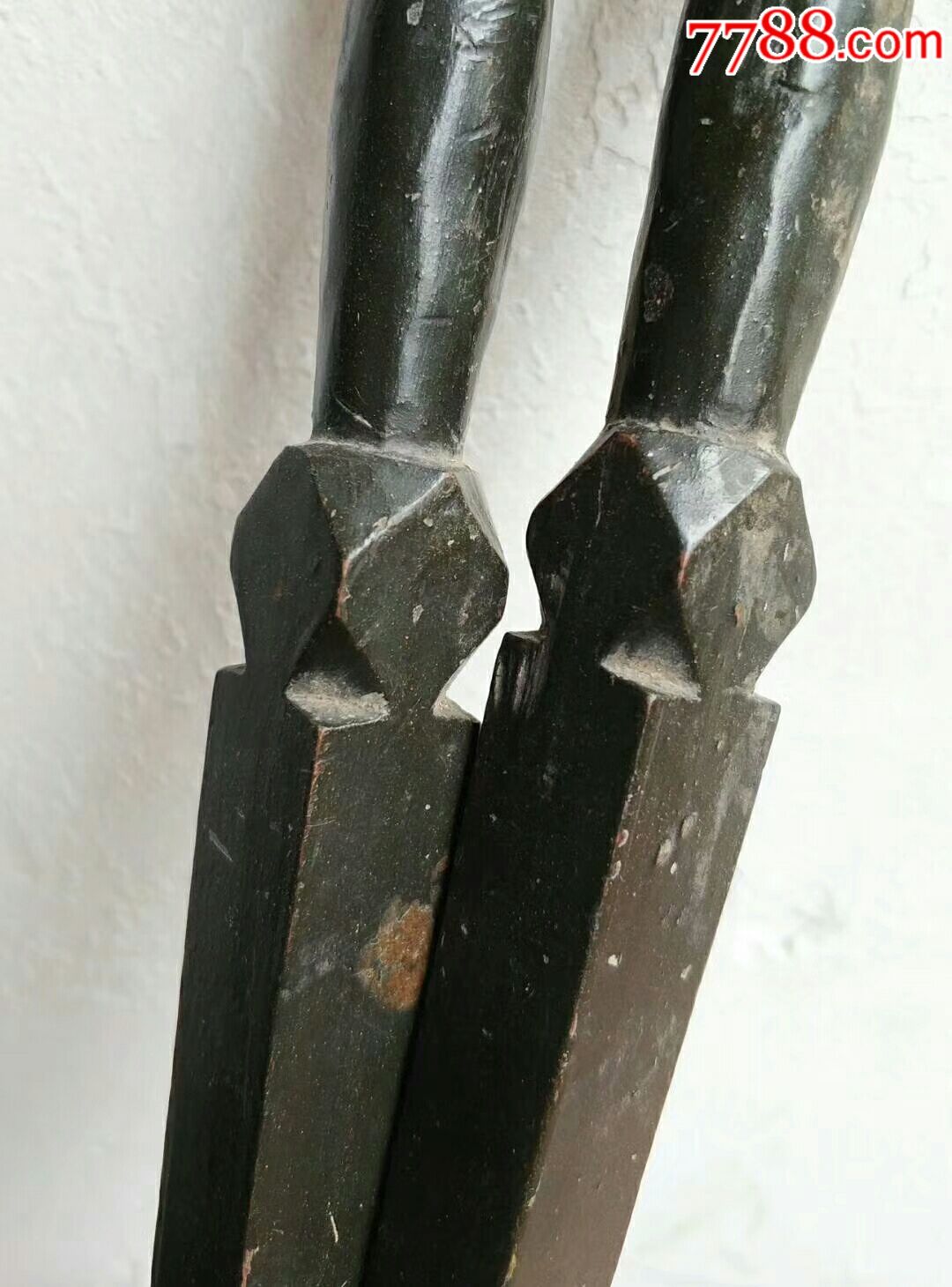 清代木雕秦琼双锏,造型精致,雕工一流,品相完整,特价450包邮,长36厘米