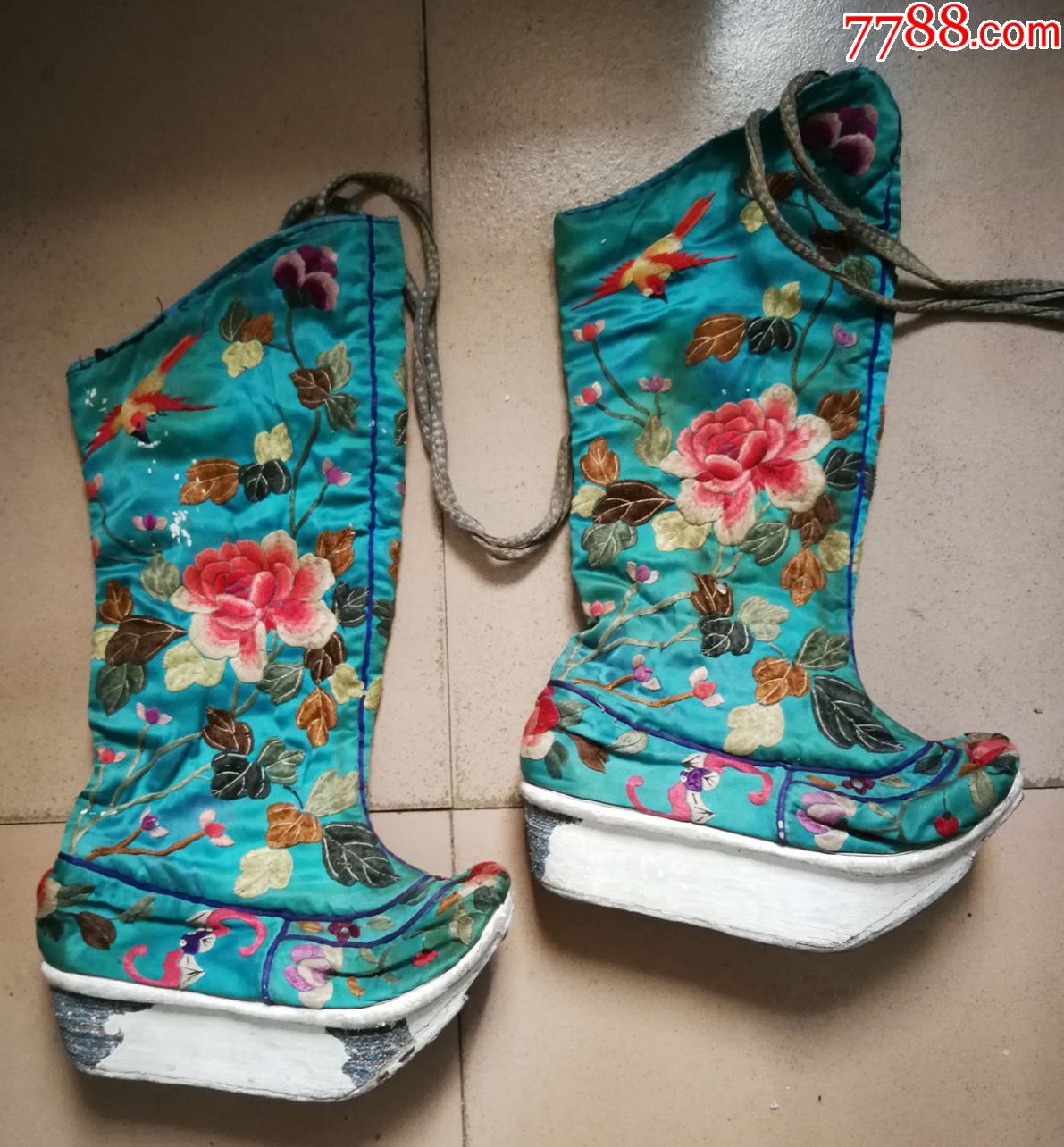 一双清/丝绸缎/绣花旗靴子/加一支男靴子.民俗收藏物品