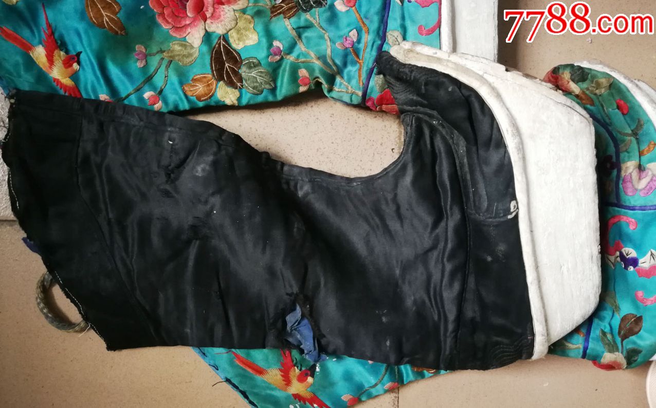 一双清/丝绸缎/绣花旗靴子/加一支男靴子.民俗收藏物品