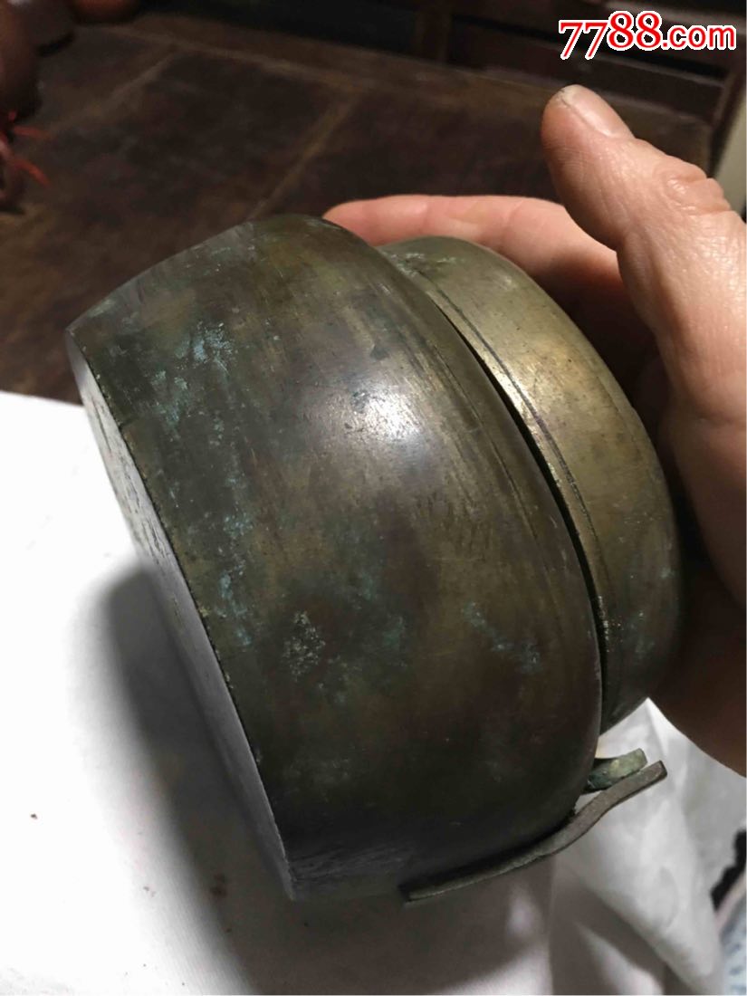 清代的双喜椭圆黄铜手炉