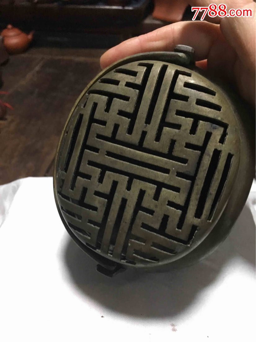 清代的双喜椭圆黄铜手炉