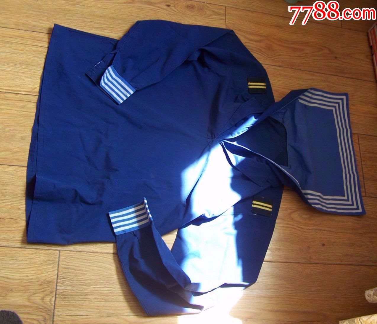 老式,海军服上衣(带领章,八一纽扣),全新,未用过,完好,点图可放大