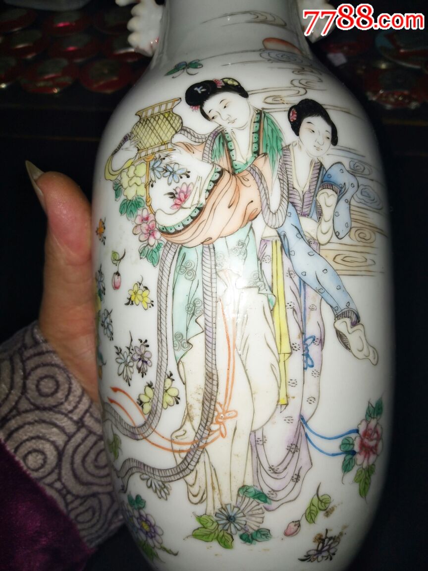 清末桐华居人物赏瓶