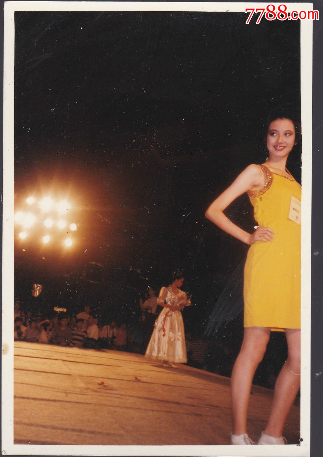 90年代中国美发美师参加亚洲大赛(模特)