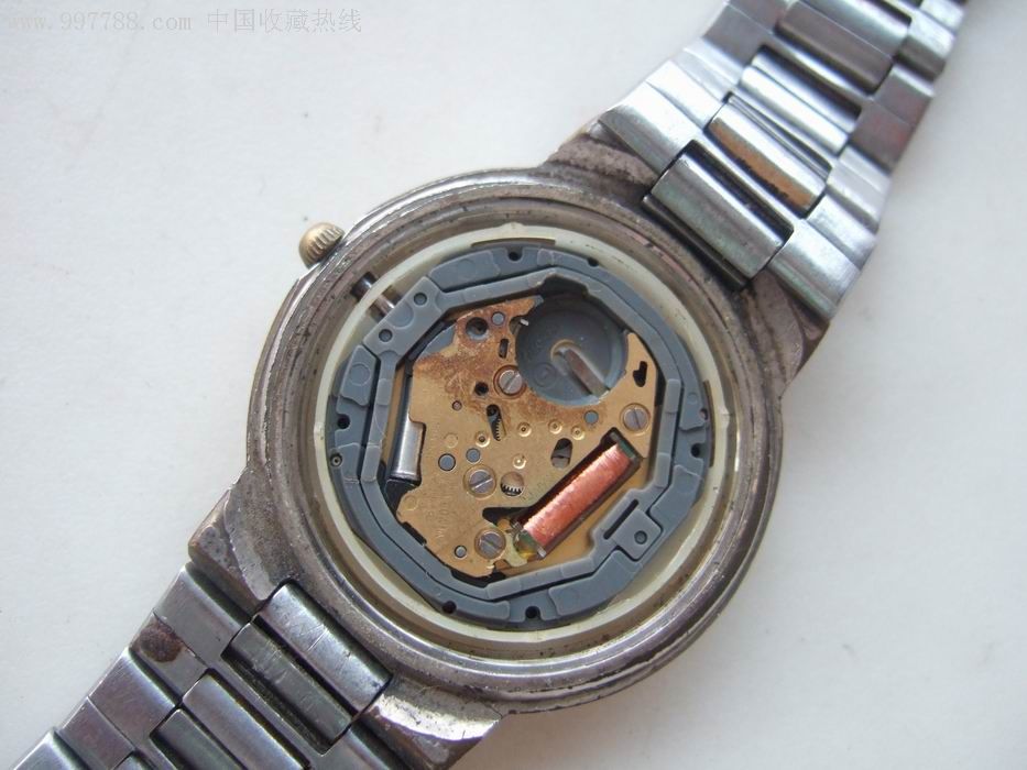 一款防水30米的accord电子手表