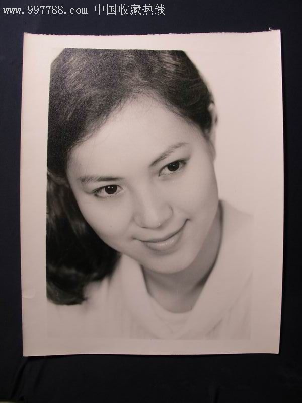 80年代初美女照片(362*29cm) 1