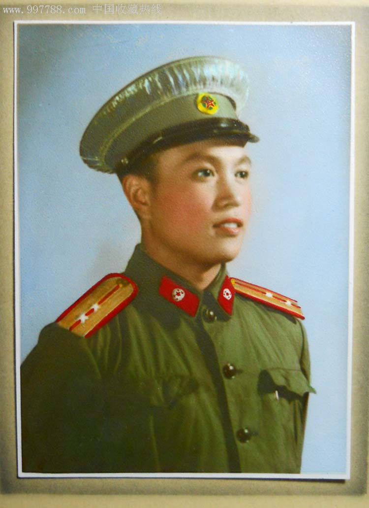 少见早期六十以前手工舔彩-彩色军人标准像片