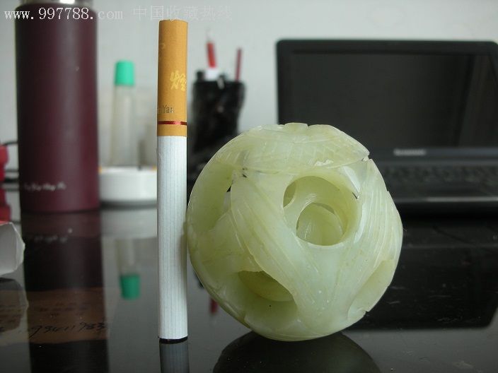 青白玉原石雕刻三层"鬼工球"