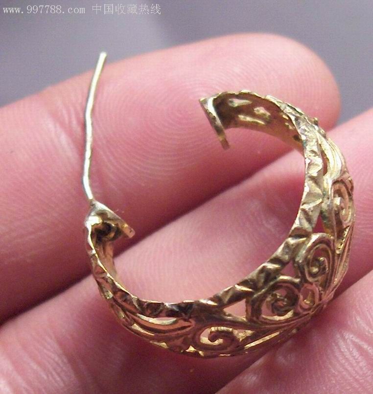 明代漂亮金耳环一只