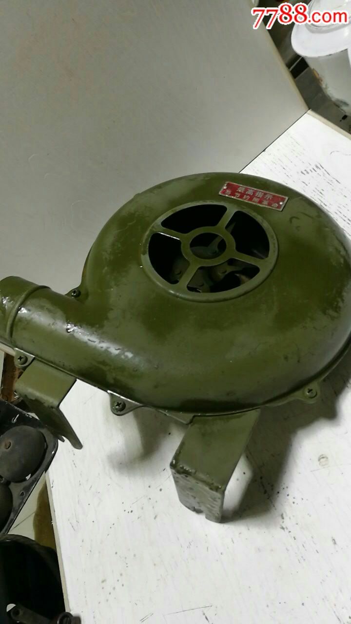 *用(带话录)手摇吹风机