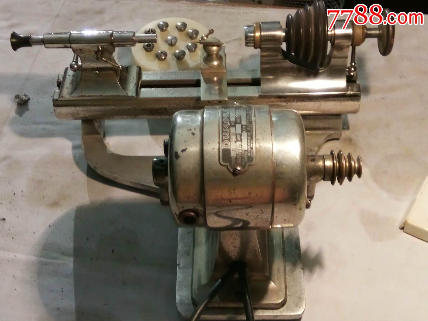 带一盒卡头电机原装.电压110v