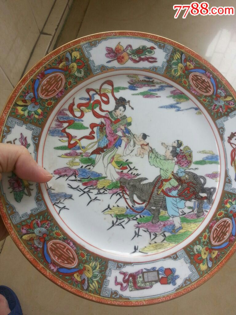 当年出口的广彩牛郎织女碟子,画工精美