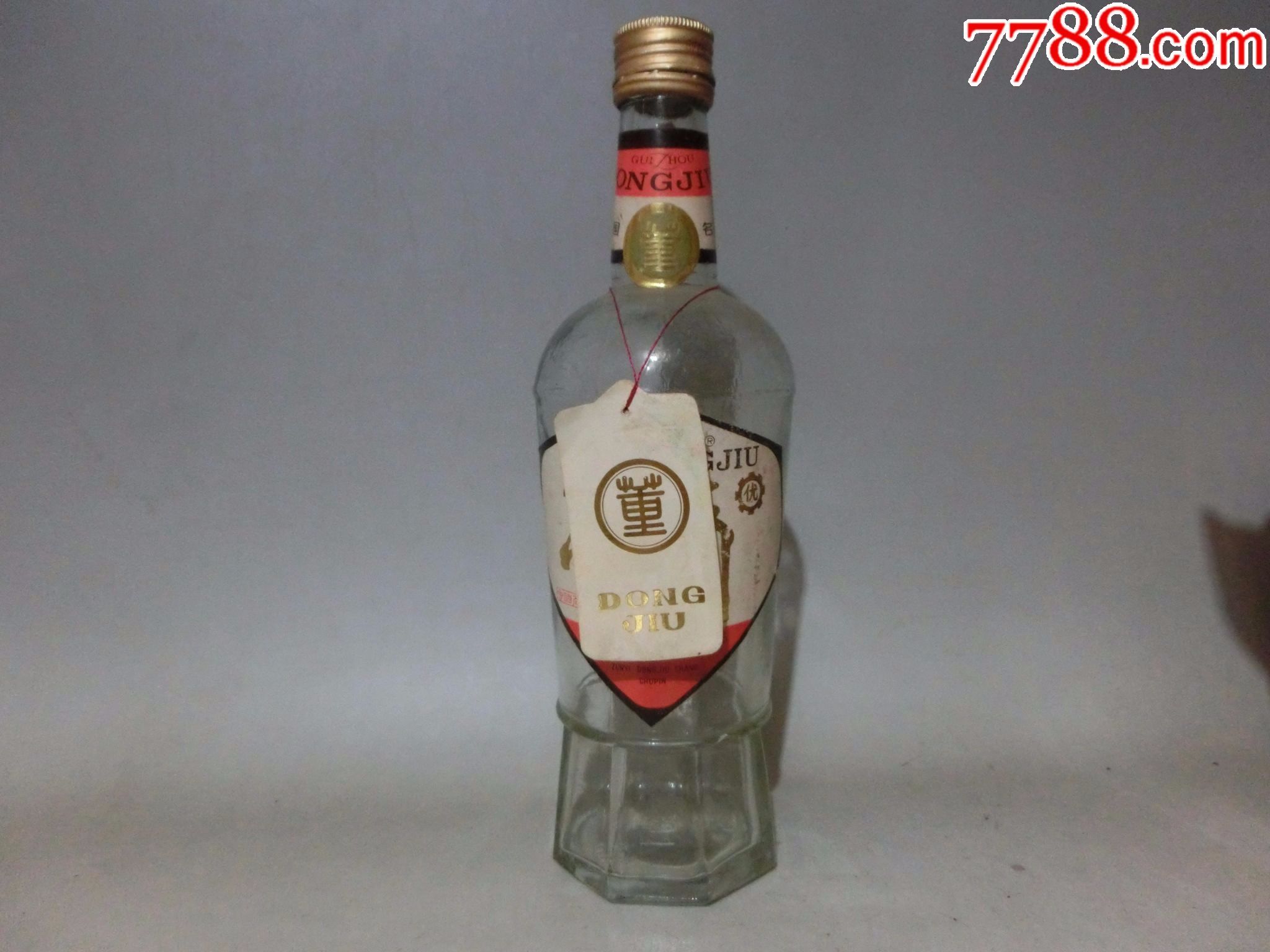 早期吊牌白董酒瓶