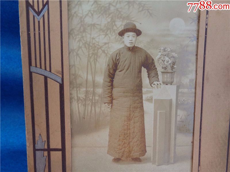 民国时期烟台朝阳街锦章照相馆拍摄的人物老照片