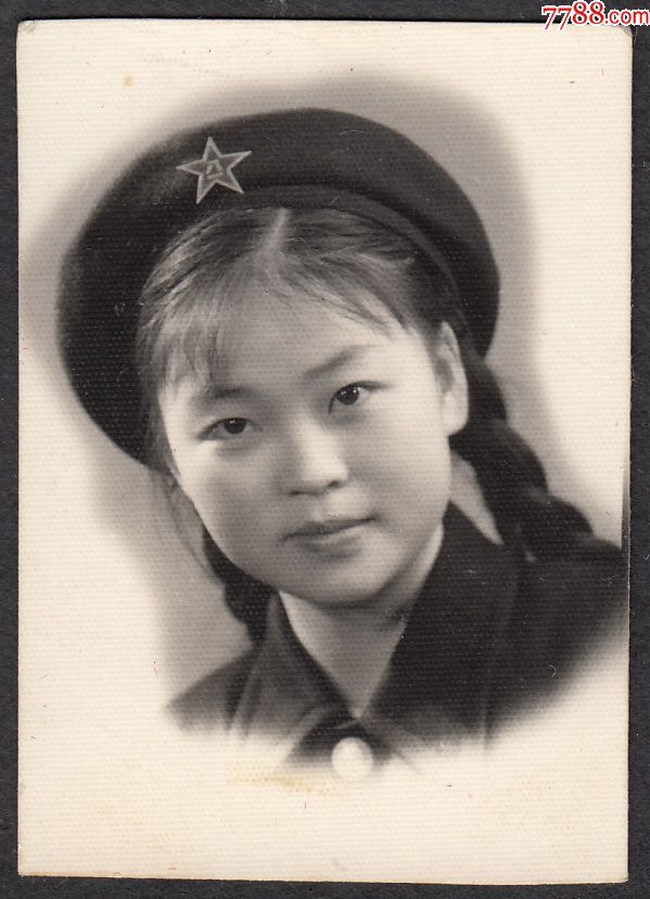 美女军人-au15242773-老照片-加价-7788收藏__中国收藏热线
