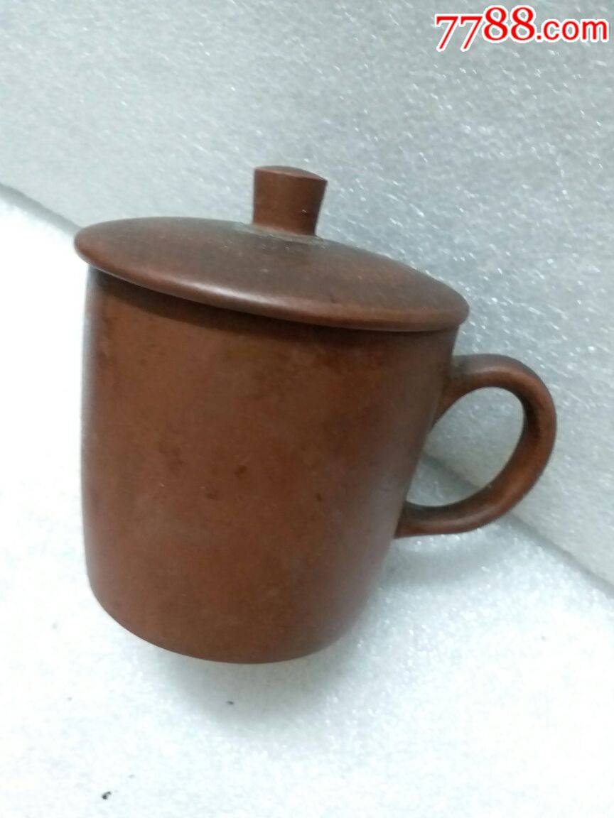 老紫砂杯,无磕碰,底带篆字印章中国宜兴,盖带篆字印章