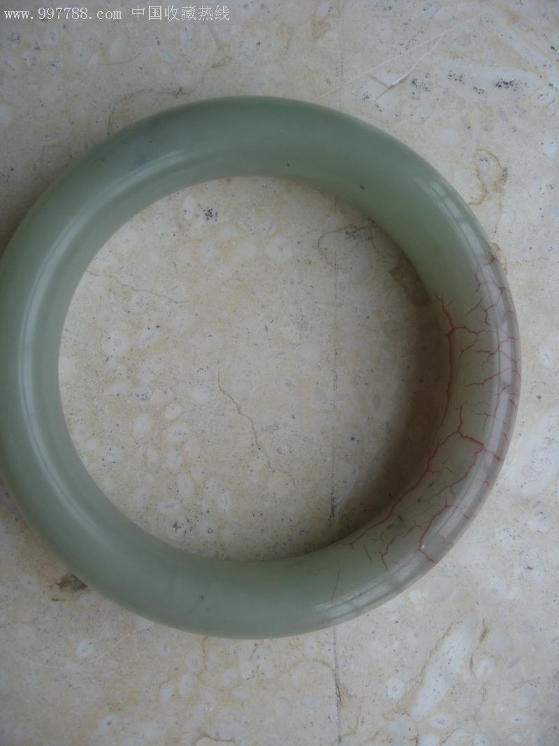 一对血丝玉镯(一大一小)