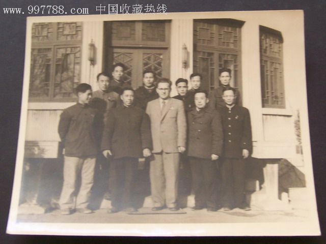 1957年-唐山铁道学院和苏联专家离开我国合影老照片一件