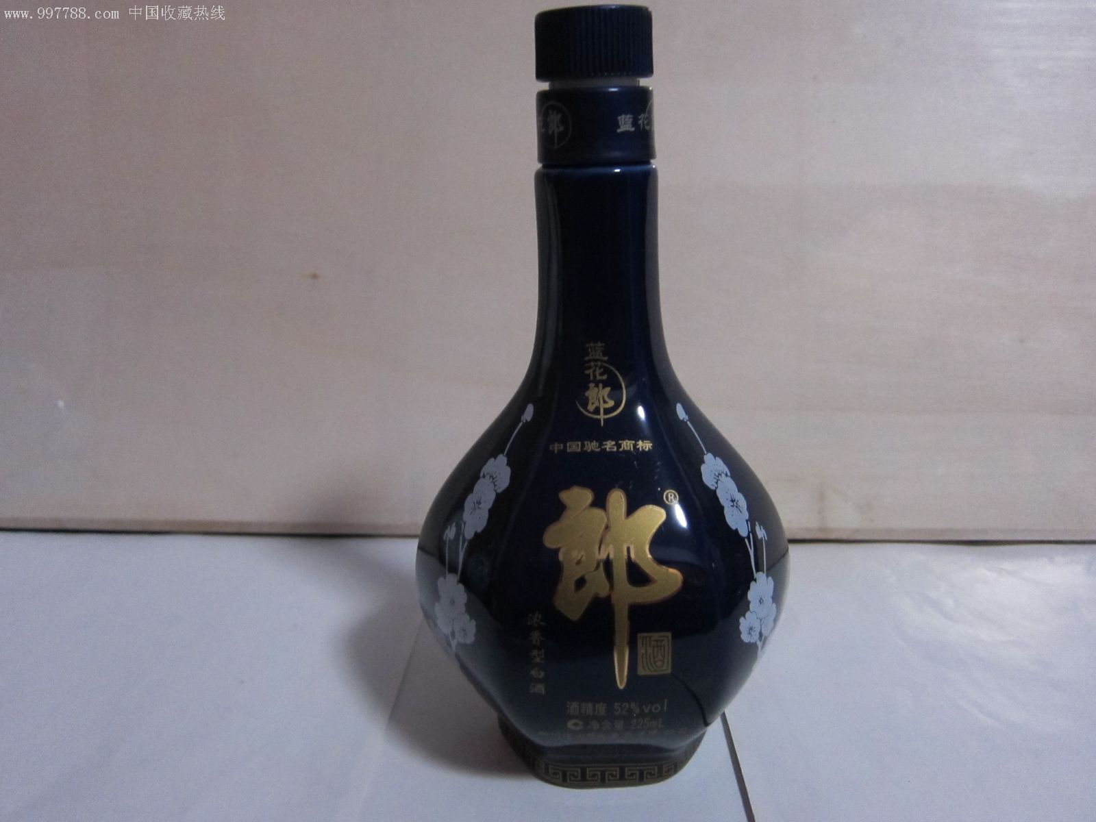 蓝花郎酒瓶