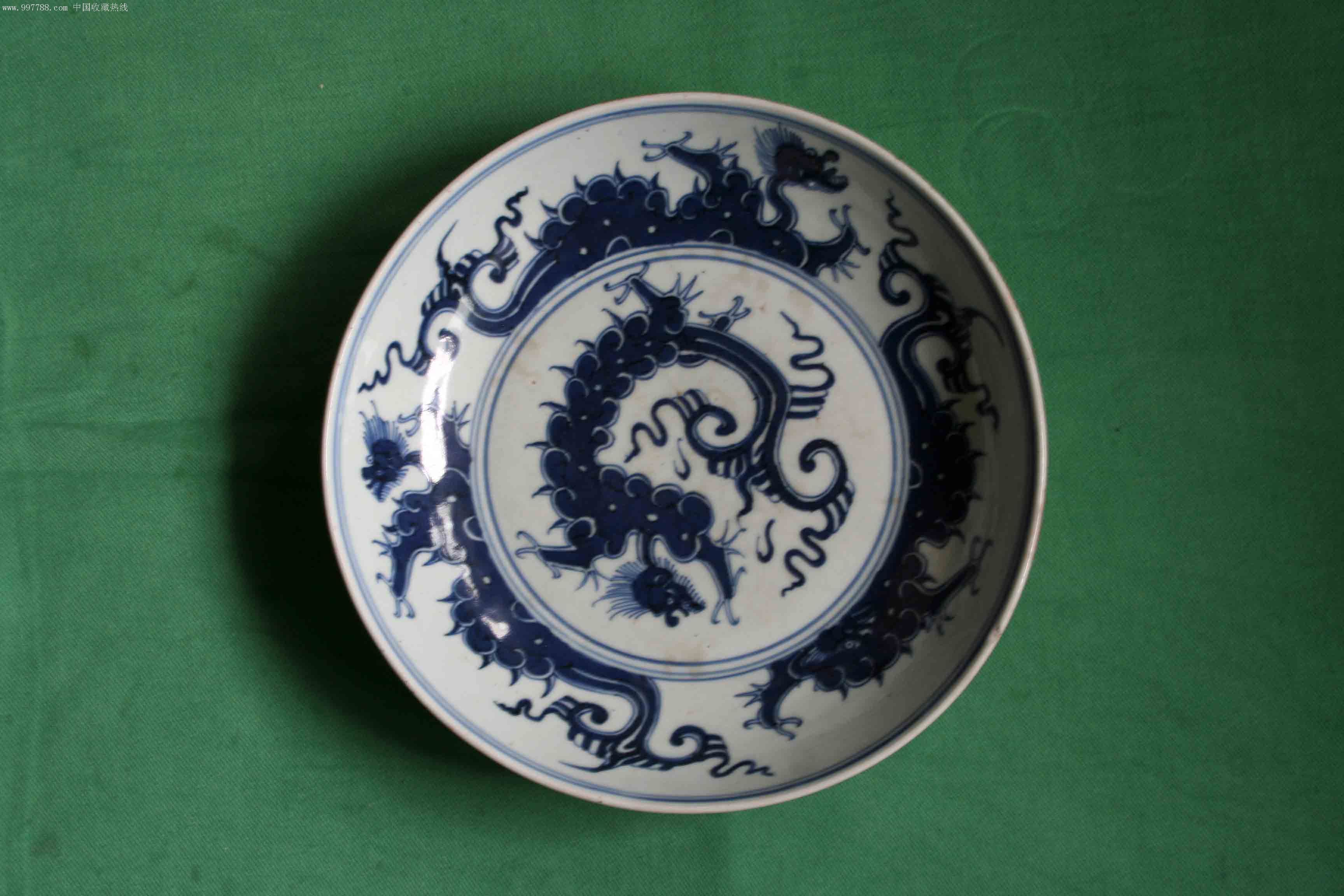 清雍正青花龙纹盘