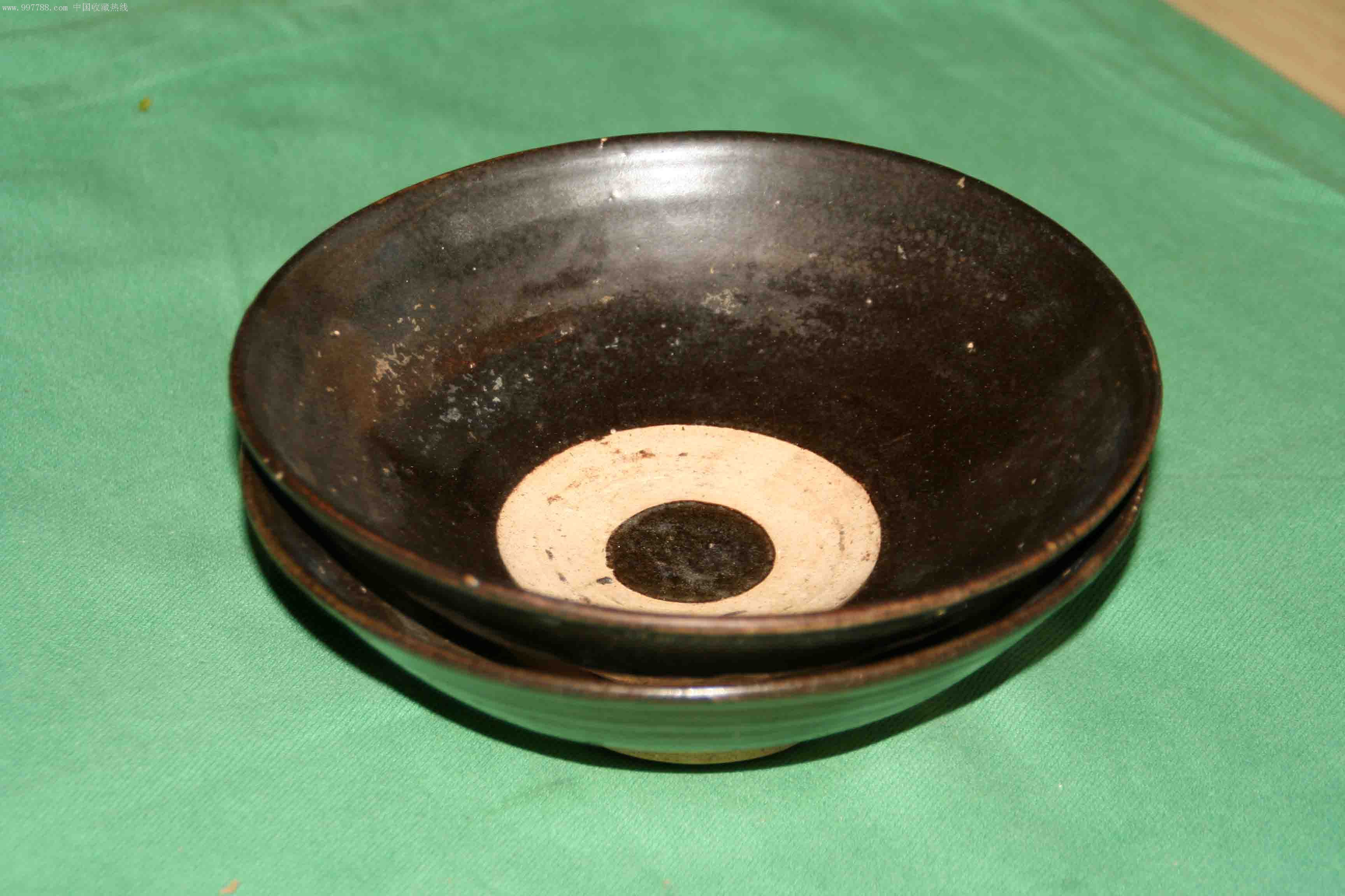 元酱釉大碗两只