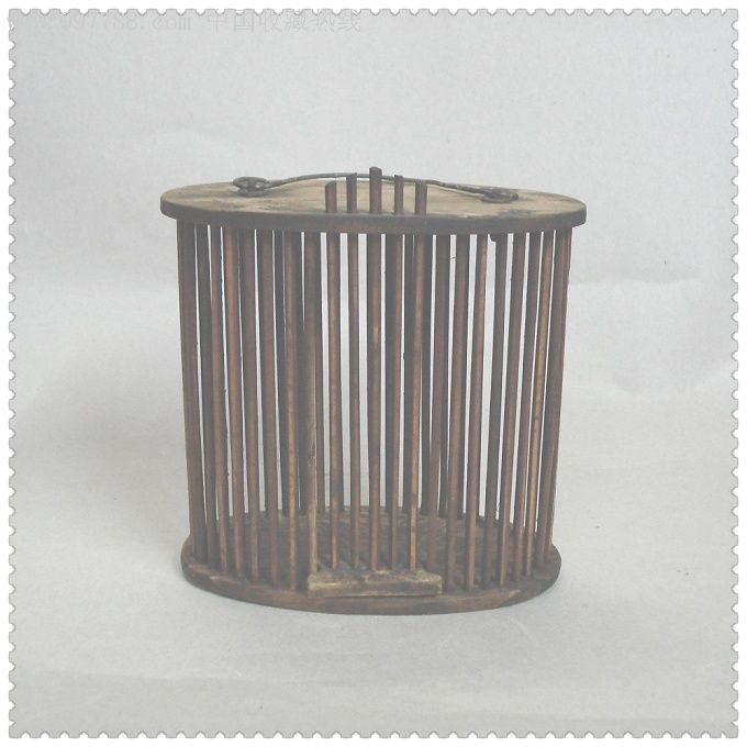 一个竹木制成的蚱蜢笼,其他竹制品,竹笼,年代不详,其他工艺,竹条/竹丝