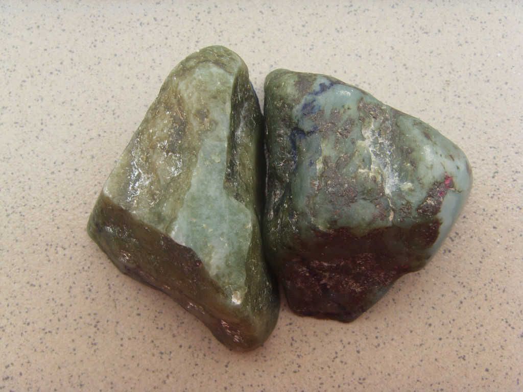 会卡场口冰糯种底色好飘绿花翡翠原石