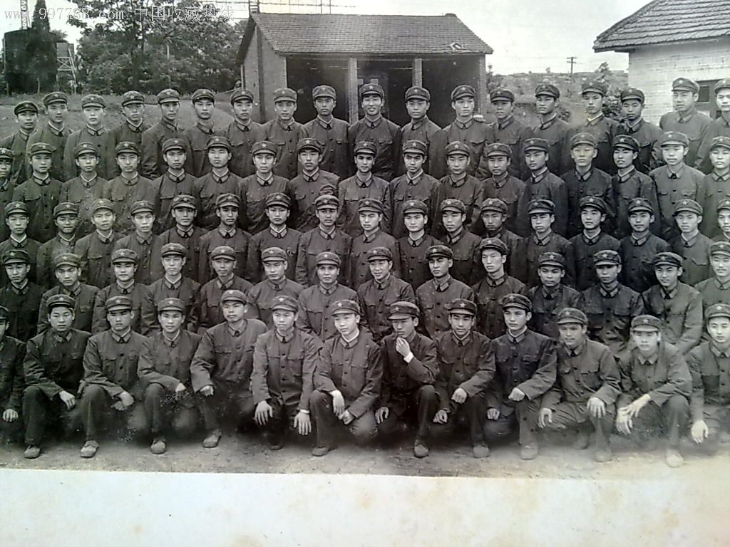 83年6月10日空军气象训练团六中队第四期报务学员毕业留念-老照片--se