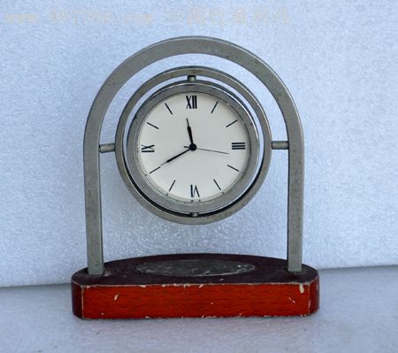 可360度转动的石英小钟