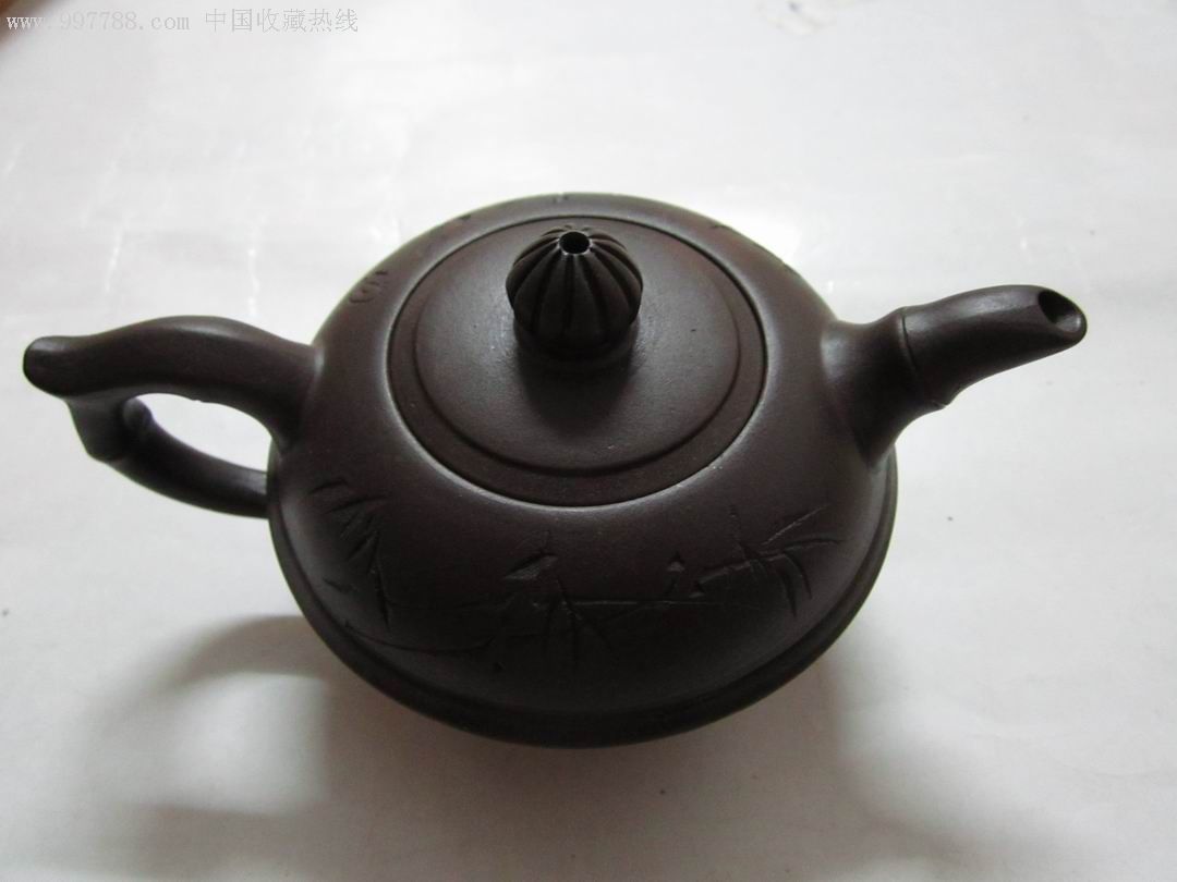 周桂珍款竹节形紫砂壶一把【未使用过的壶】