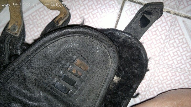 2手好品完整正宗老*队坦克兵皮帽子一件!