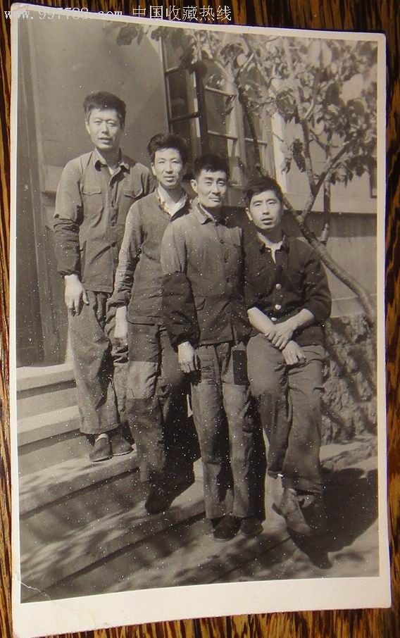 工人老大哥,老照片,小型合影照,六十年代(20世纪),黑白,6.