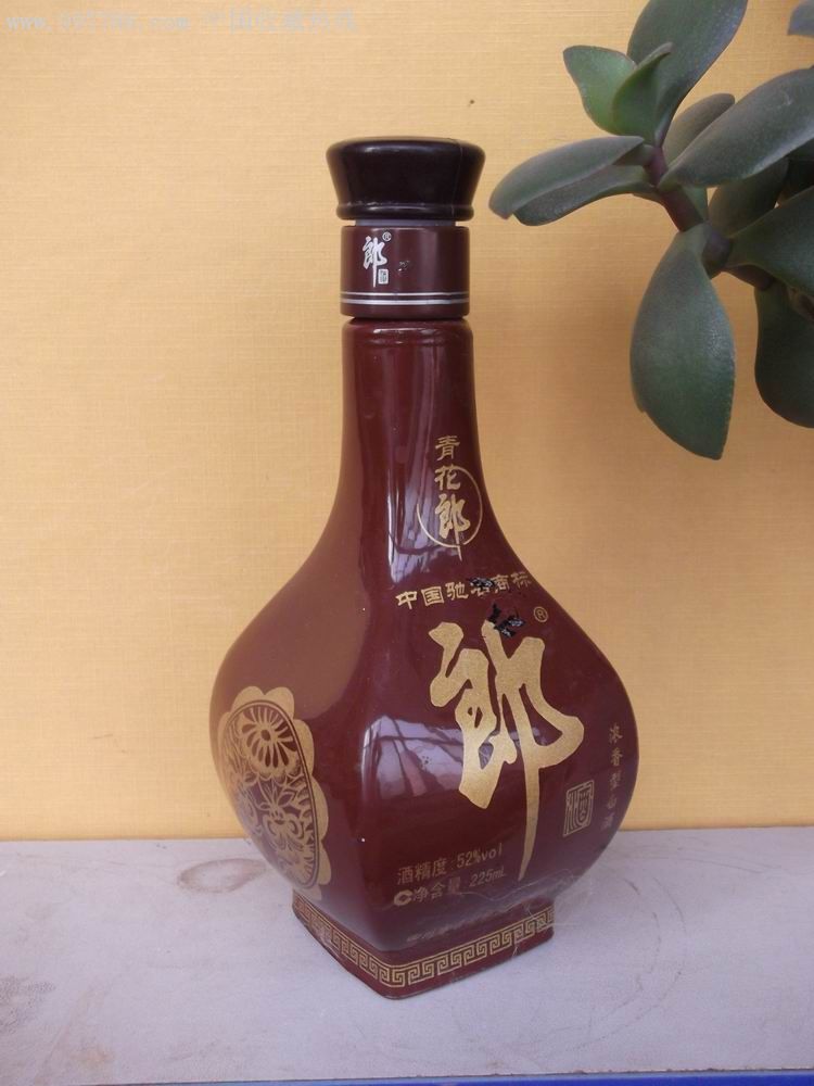 青花郎酒酒瓶