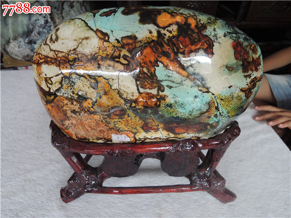 七彩石原石摆件