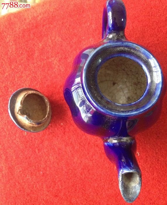 老霁蓝釉茶壶一只!