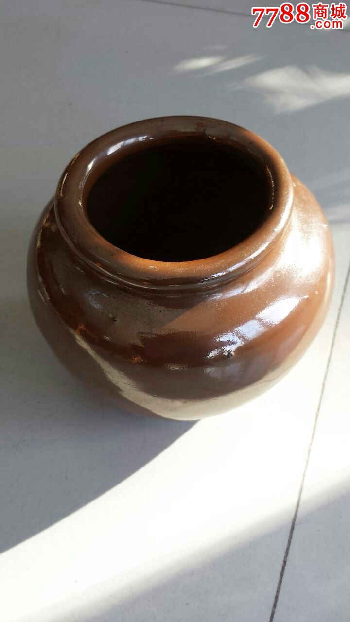 漂亮的酱釉小罐