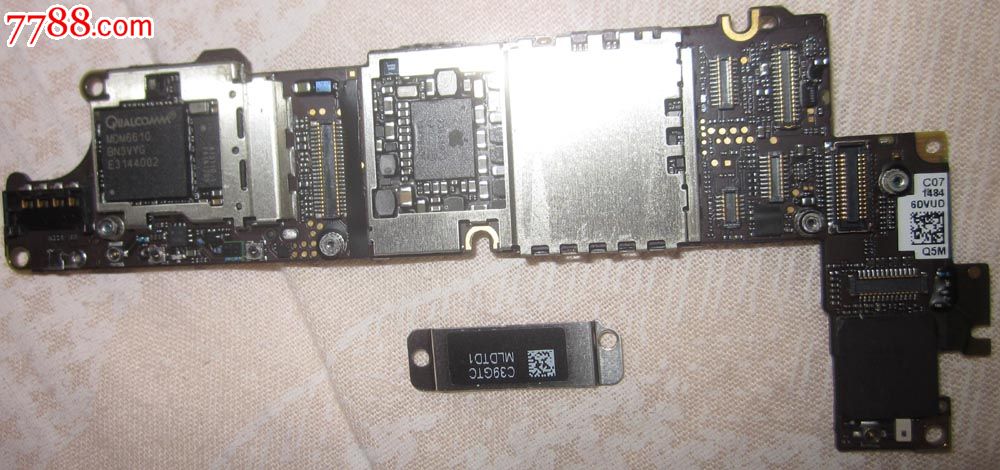 苹果4s有id锁的主板