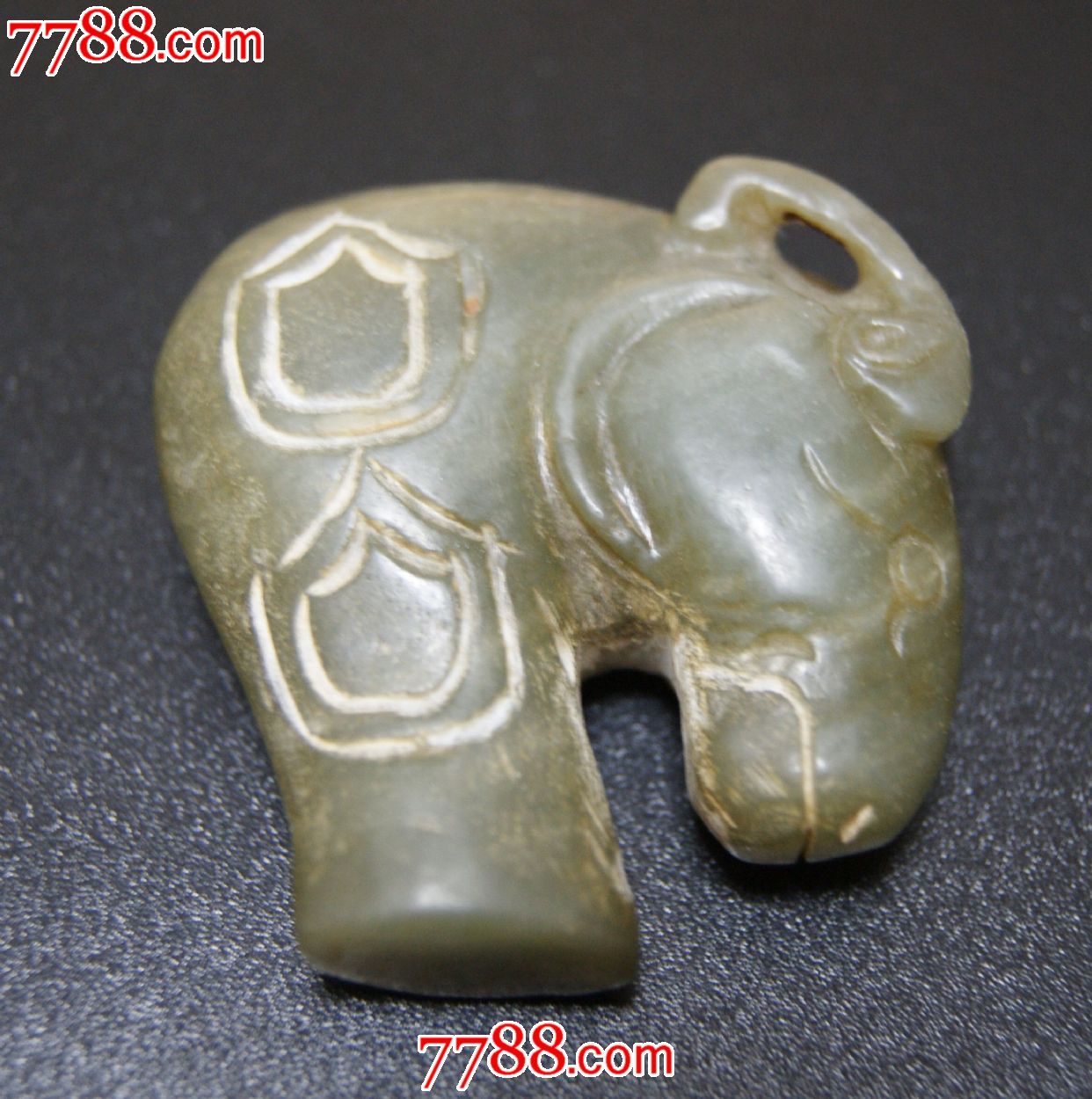 清代古玉老玉青玉属相(牛)玉雕.