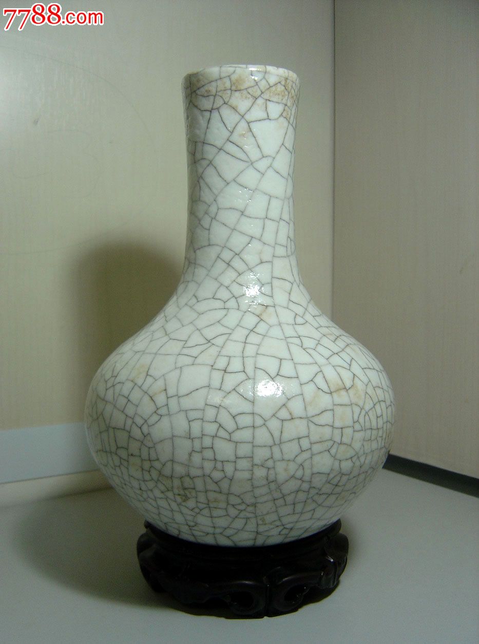 清代中期哥釉赏瓶