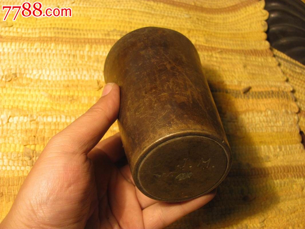 民国抗战时期飞虎队员使用的老铜杯子,有人名款