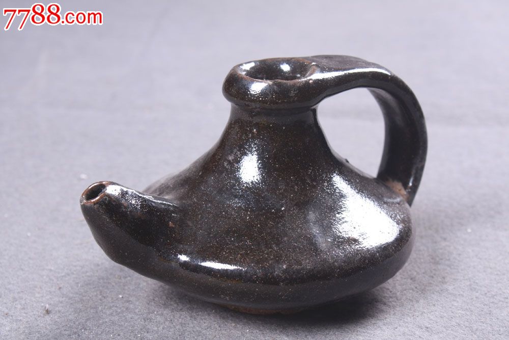 难得的黑釉油灯壶
