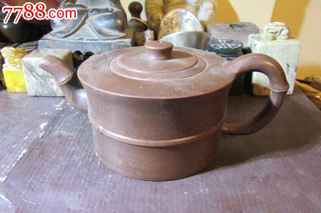 民间收罕见"梅调鼎制"竹段紫砂壶,长14厘米,胎质朱润,器型典婉,赏玩之