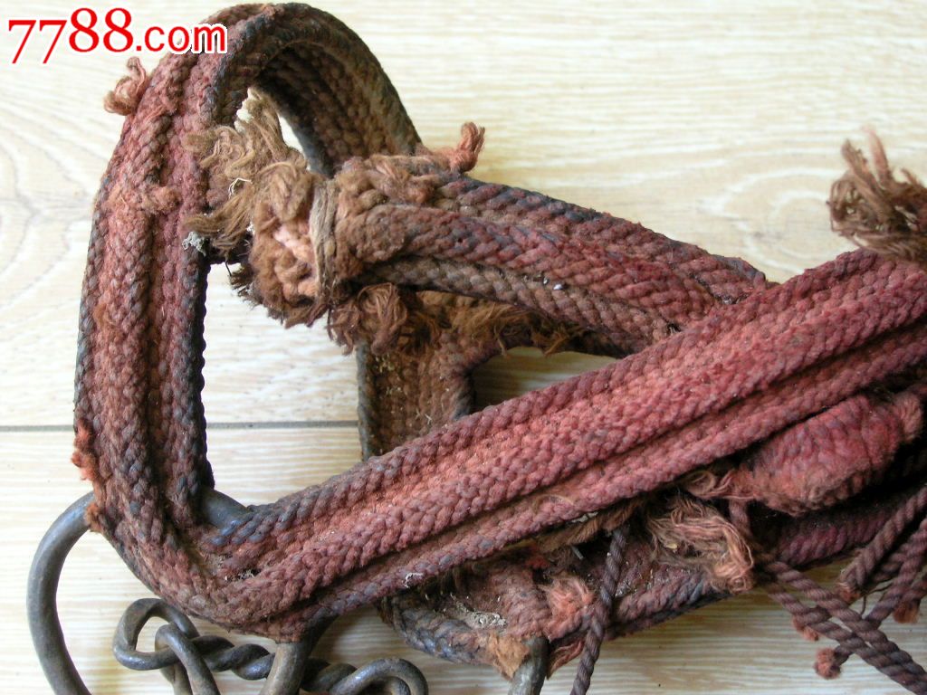 马帮马具收藏150301-边疆早期手编细牛皮朱漆马笼头带铜铁环