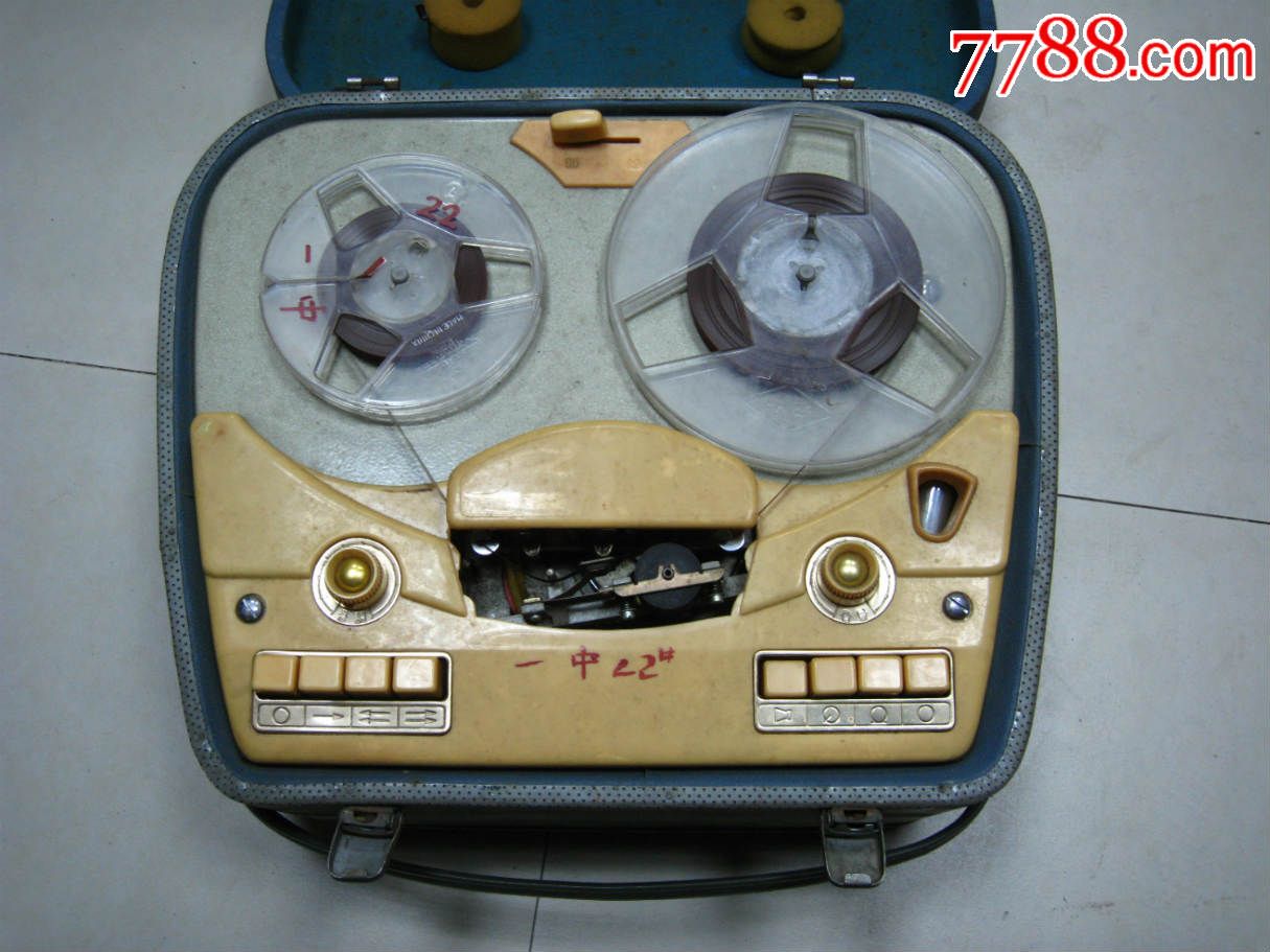 老的电子管开盘机录音机可做电影道具