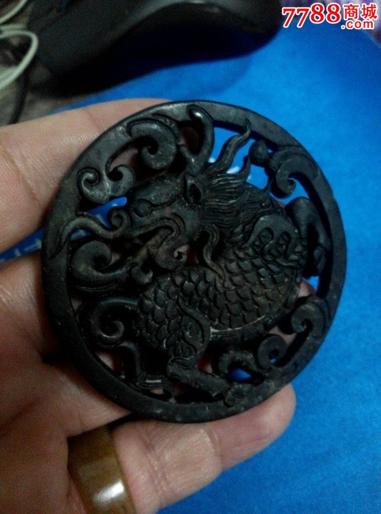 清墨玉麒麟镂雕玉佩