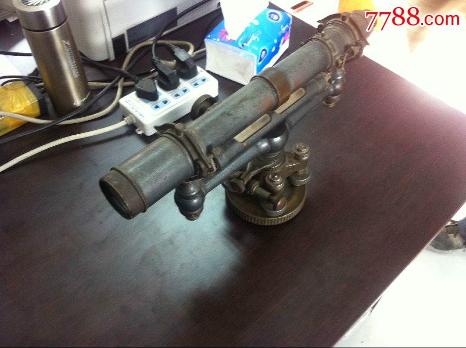 老款铜质水准仪