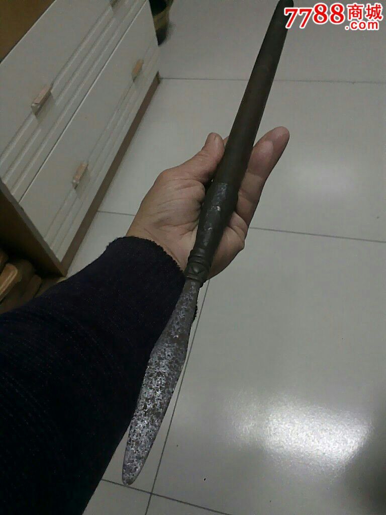 带铜箍的铁枪头