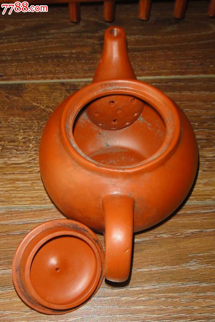 早期老紫砂壶(中国宜兴款)