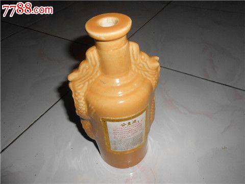 茅台镇百年公主液洒酒瓶一个