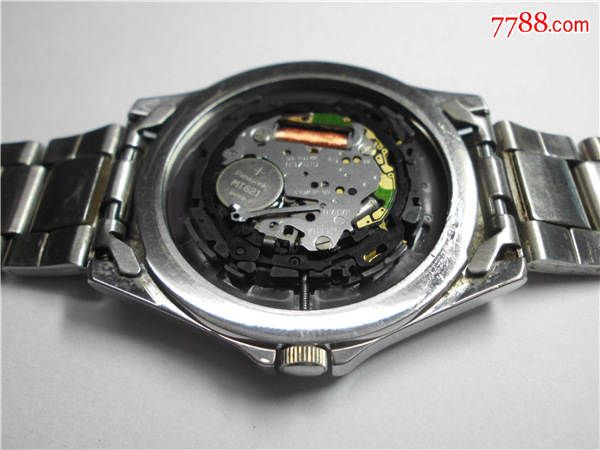 "光动能"西铁城,机芯e111m,原装把头,原装表链.